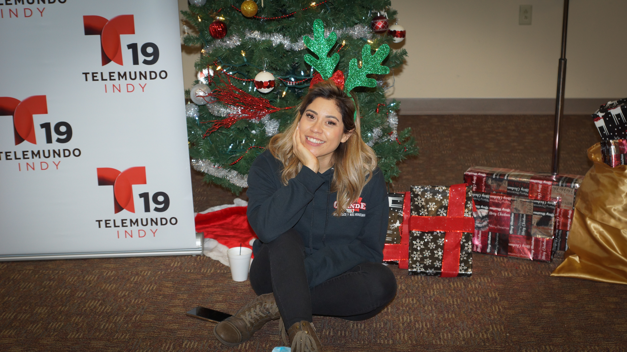 Navidad En Grande Pics with Santa Claus