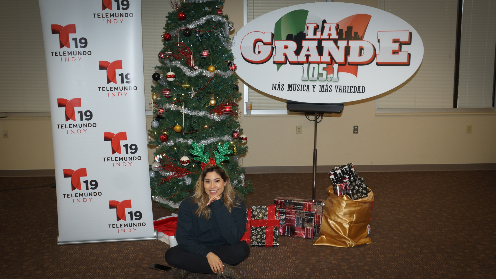 Navidad En Grande Pics with Santa Claus