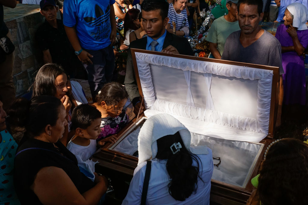 Funeral and burial of a Salvadoran Migrant who deceased in Mexico