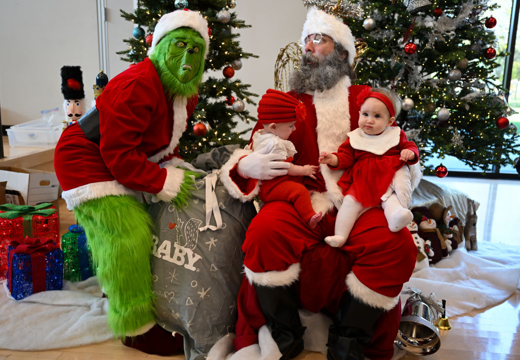 Moms Against Poverty Hosts Annual "Holiday Helping Hand" in California