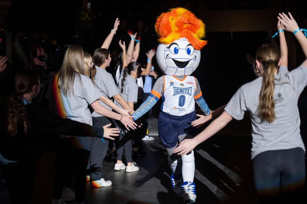 Indy Ignite__inicia temporada de voleibol femenino