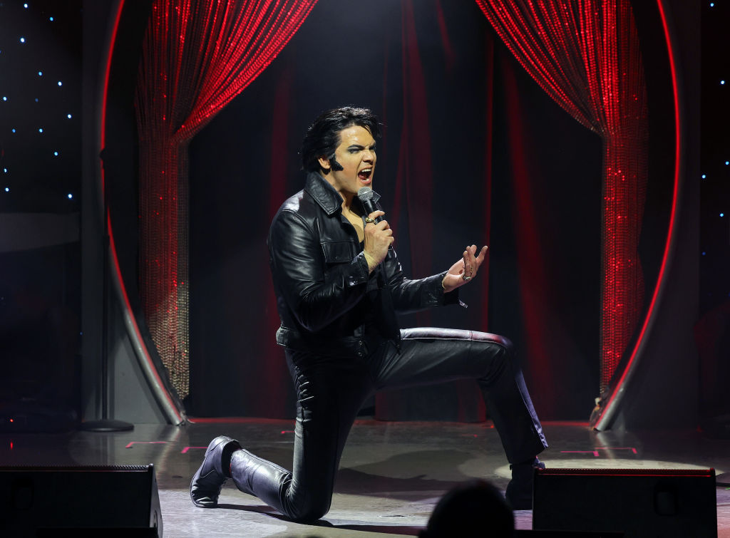 Elvis Presley Tribute "The King Comes Home" Opening