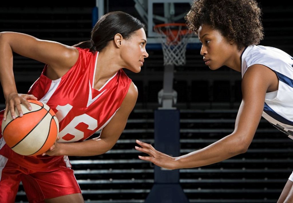 Fever contra Sun en duelo de baloncesto femenino profesional