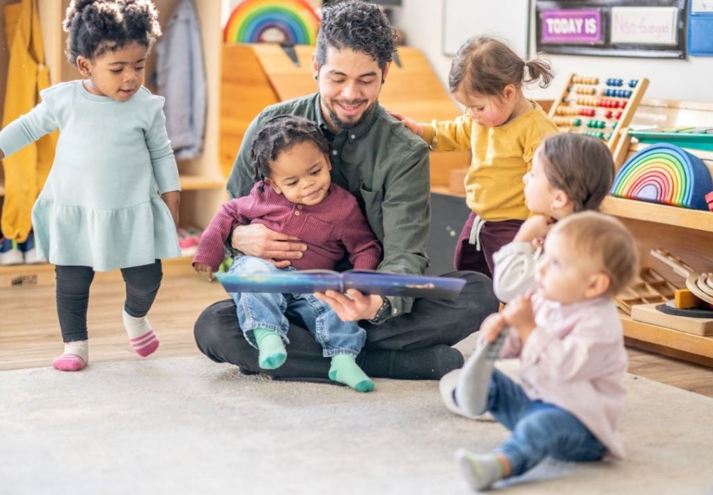 Biblioteca comparte hora de cuentos para peques de 0–12 meses