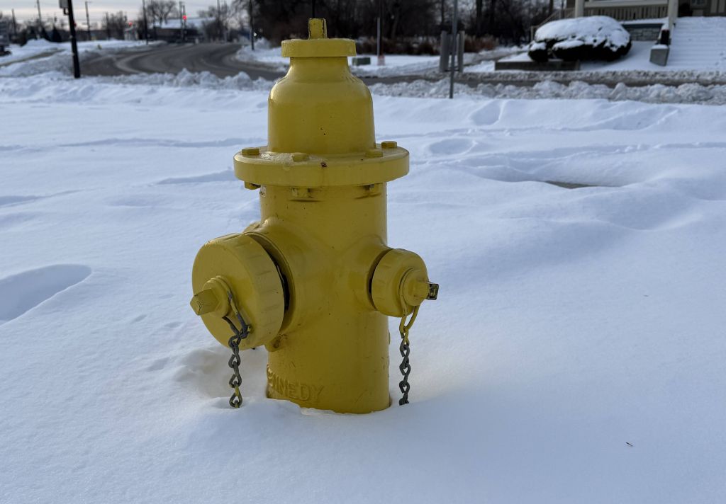 Bomberos solicitan apoyo para mantener hidrantes despejados  