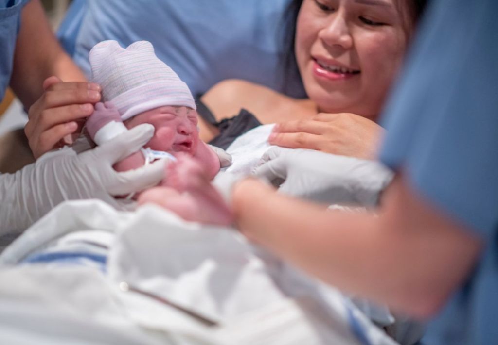 IU Health invierte $3.7 millones en salud materna e infantil