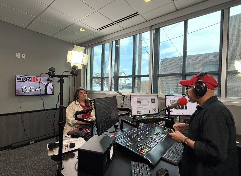 “Orgullo Indy”: Sonia Anaya Chevigny visita La Mega y Telemundo