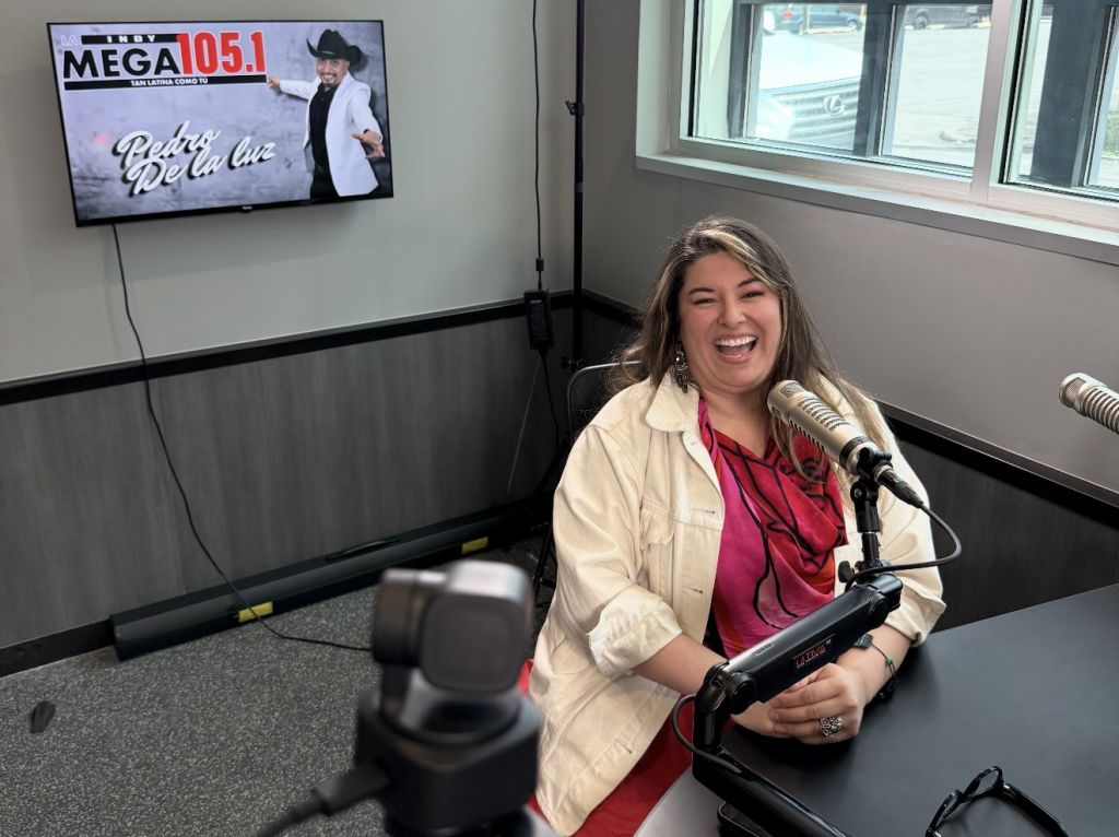 “Orgullo Indy”: Sonia Anaya Chevigny visita La Mega y Telemundo