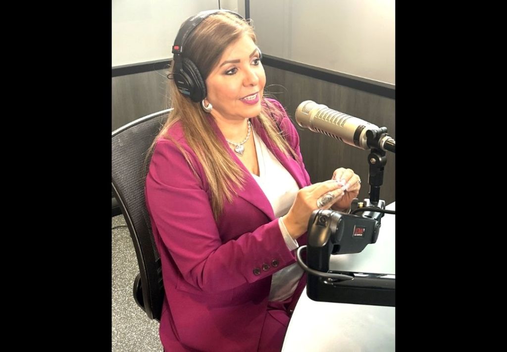 “Orgullo Indy”: Irina Sorrels visita estudios de La Mega