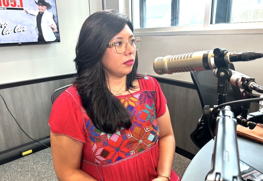 “Orgullo Indy”: Karla Munive-Lima visita estudios de La Mega