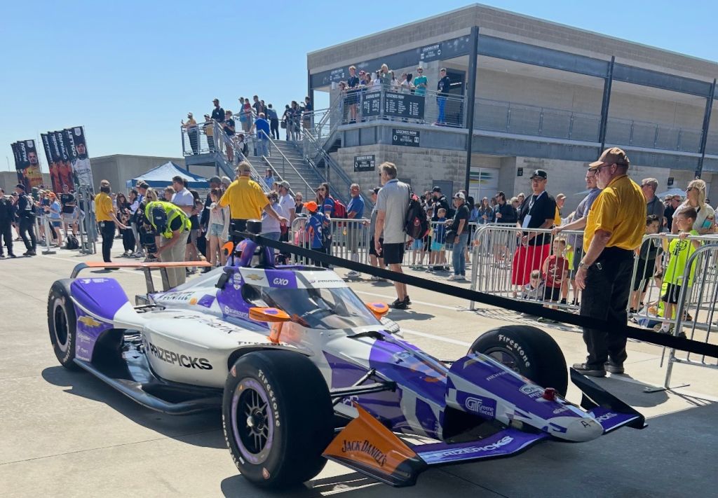 Indy 500: ¡Locutores de La Mega y Fuego también viven la adrenalina!  