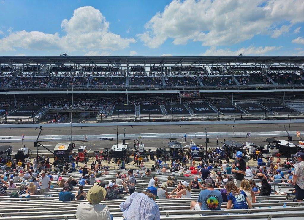 Indy 500: ¡Locutores de La Mega y Fuego también viven la adrenalina!  