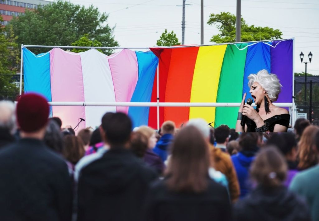 Cartelera artística en el mejor escenario del orgullo LGBTQ+