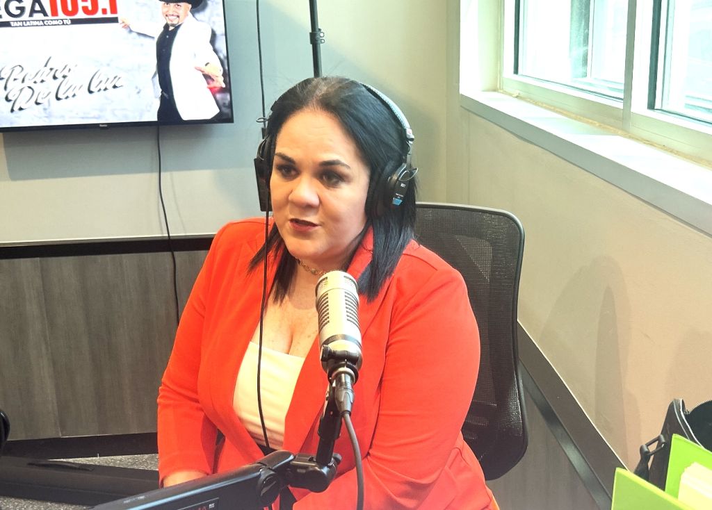 Con detalles “muy dulces”, Jessica Valladares visita La Mega 105.1 FM
