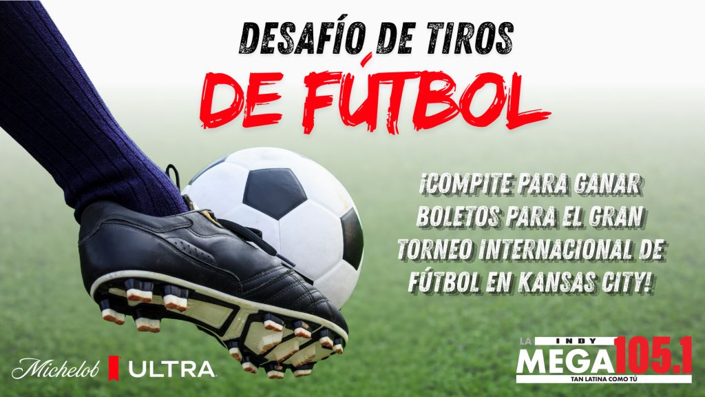 Desafío de tiros de fútbol. Soccer ball and cleats on a grassy field with text promoting a soccer tournament in Kansas City.